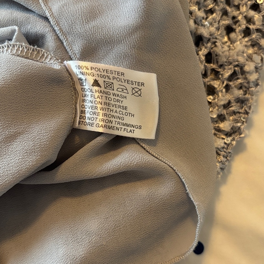 Ladies silver dressy Sweater. Sz L - Picture 12 of 12
